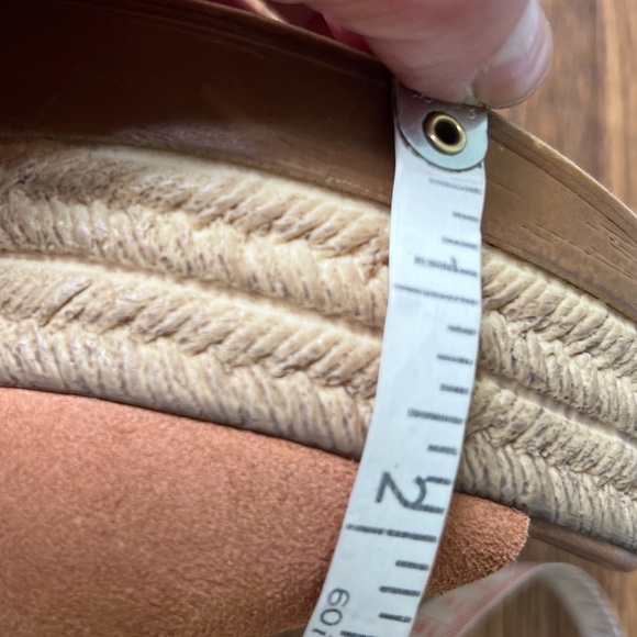 ⭐️ SALE $25 ⭐️ Le Chateau Genuine Leather Platform Wedge Espadrilles Mules Shoe - Picture 10 of 11